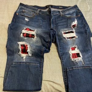 Judy Blue stretch skinny fit 3xl Buffalo plaid patch distressed denim